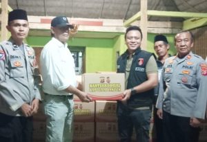 Kepala Desa Cikande Mengucapkan Terimakasih Kepada Kapolda Banten Yang Berikan Bantuan Kepada Korban Banjir