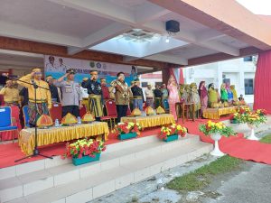 Wakili Kapolres Pasangkayu, Kasat Binmas Hadiri Upacara Peringatan Hari Pendidikan Nasional.