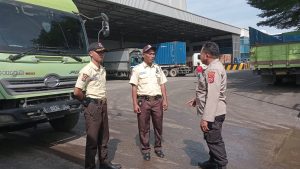 Panit Pam Waster dan Personil Sat Pamobvit Polresta Tangerang melaksanakan patroli dialogis di PT.Indofood Fortuna Makmur.