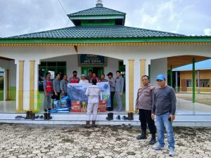 Polsek Batu Sopang Laksanakan Pengamanan Bakti Sosial Dalam Rangka May Day Di Ponpes Nurul Amin.
