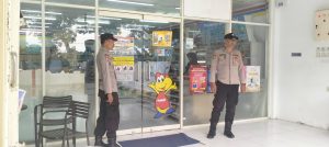 Anggota Polsek Gurah Giat Patroli Sambang Obyek Vital di Minimarket 