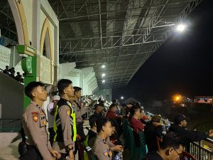 Polres Singkawang Lakukan Pengamanan Kegiatan Nonton Bareng Perebutan Juara 3 Piala Asia U23 di Stadion Kridasana Singkawang