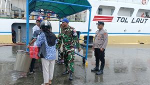 TNI-Polri Lakukan Pengamanan di Area Pelabuhan Yos Sudarso Ambon
