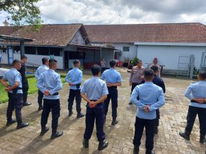 Sambangi Lapas Magelang, Polisi Berikan Binluh Petugas Pengamanan