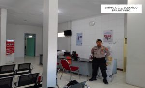 Anggota Sat Samapta Polres Kepulauan Aru Laksanakan Pengamanan Objek Vital Dalam Kota Dobo.