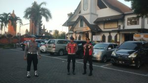 Giat Rutin Pam Ibadah, Polres Bandara Ngurah Rai Bersinergi dengan Petugas Pam Internal Gereja
