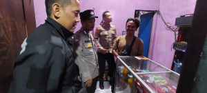 Polsek Sukorejo Patroli Malam Lakukan Tindakan Tegas Terhadap Warung Yang Menjual Miras