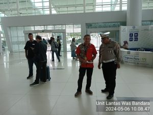 Pawas Iptu Suparjo dan Anggota Penjagaan Polsekwas Bandara Sepinggan Balikpapan Melaksanakan Kegiatan Rutin Yang Ditingkatkan (KRYD) di Wilayah Bandar Udara Internasional Sams Sepinggan Balikpapan