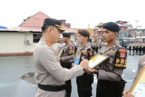 Kedisiplinan Ditegakkan: Polresta Ambon Lakukan Upacara PTDH