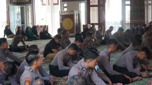 Tingkatkan Imam dan Taqwa Menuju SDM Unggul, Polrestabes Surabaya Gelar Binrohtal
