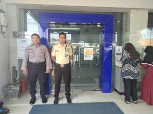 Personil Sat Pamobvit Polresta Tangerang melaksanakan kegiatan Patroli ke Bank BRI unit Tigaraksa