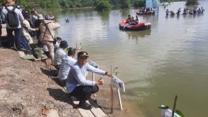 Kapolsek Muara Badak hadiri Kegiatan Penanaman Mangrove Dalam Rangka Rehabilitasi Daerah Aliran Sungai PT. Indexim Coalindo
