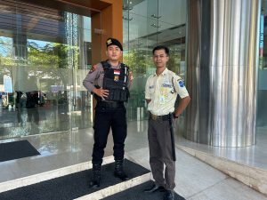 Pengamanan Bank Mandiri Pusat Kota Balikpapan oleh Satuan Samapta Polresta Balikpapan