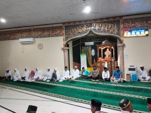 Kapolsek Pulau Derawan Hadiri Giat Pelepasan Calon Jamaah Haji di Kampung Tanjung Batu