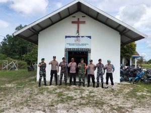 Polsek Pulau Derawan Lakukan Pengamanan Giat Kenaikan Isa Almasih di Gereja GKII Imanuel Tanjung Batu