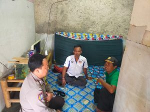 Bhabinkamtibmas Desa Cibodas Polsek Solokanjeruk Polresta Bandung Laksanakan Sambang Kamtibmas