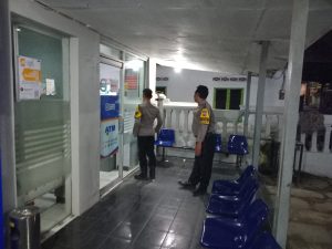 Anggota Polsek Ngancar Giat Rutin Patroli Sambang Obyek Vital di Perbankan 
