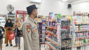 Polsek Wates Giat Patroli Sambang di Minimarket 