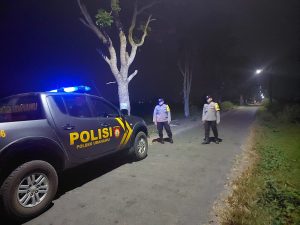 Cegah Pencurian Dan Aksi Kejahatan Malam Hari, Anggota Polsek Udanawu Laksanakan Patroli Area Persawahan