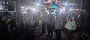 Personil Polsek Gondang Amankan Pertunjukan Pentas Seni Jaranan di Desa Ngrendeng
