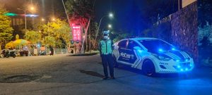 Wujudkan Sitkamtibmas Yang Kondusif, Anggota Polres Batu Giatkan Blue Light Patroll   
