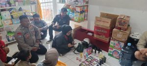 Cegah dan Minimalisir aksi Pencurian di minimarket, Binmas Desa Cibiru Hilir ingatkan karyawan Alfamart agar tetap waspada