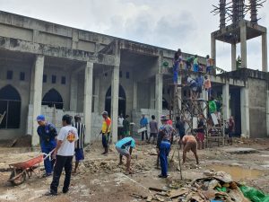Sambang Nusa Satpolairud Polres Berau di Pulau Balikukup: Kerja Bakti Pembangunan Masjid