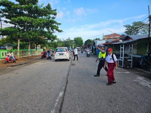 Beri Rasa Aman Kepada Pengguna Jalan Sat Lantas Polres Gatur Pagi  di Sekolah Sekolah