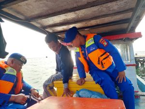 Satpolairud Polres Kepulauan Seribu Edukasi Masyarakat Tentang Kesadaran Keselamatan Berlayar