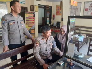 Si Dokkes Polres Tulungagung Lakukan Pemeriksaan Kesehatan Pada Personil Polsek Jajaran