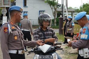 Bidpropam Polda Kalimantan Barat Lakukan Gaktibplin Kepada Personil Polres Singkawang