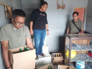 Berantas Pekat, Polsek Soreang Polresta Bandung Gelar Razia Miras