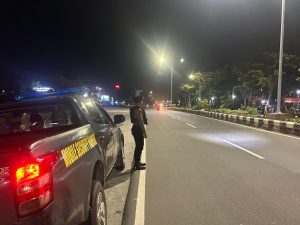 Personil Samapta Polresta Balikpapan Gelar Patroli Blue Light di Jalan MT Haryono