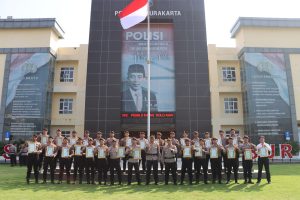 30 Personil Sat Samapta Polresta Surakarta Dapatkan Penghargaan dari Kapolresta
