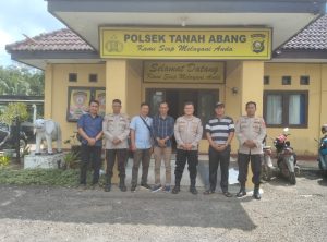 Penggalangan Koordinasi Antara Polsek Tanah Abang dan Panwaslu Tingkatkan Kesiapan Pemilu di Kabupaten Pali