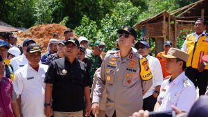 Bersama Pj Gubernur, Kapolda Sulbar Kunjungi Lokasi Longsor di Mamasa