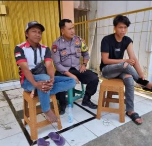 Bhabinkamtibmas Polsek Cikijing Patroli Sambang Wilayah, Masyarakat Diajak Waspada