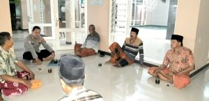 Patroli Dialogis di Masjid Asy Syuhada, Polsek Rowokangkung Sampaikan Pesan Kamtibmas