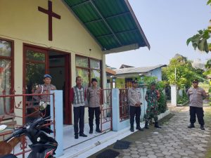 Polres Ngawi Laksanakan Sterilisasi dan Pengamanan Gereja