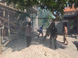 Polsek Camplong Laksanakan Pencegahan Wabah Demam Berdarah Dengue Di Kecamatan Camplong