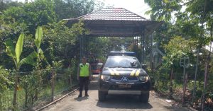 Cegah Gangguan Kamtibmas Anggota Polsek Kalitidu Lakukan Patroli di Kebun Blimbing
