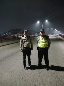Patroli Malam Personil Polsek Medan Barat bantu/layani masyarakat humanis mobile ke pemukiman dan jalan raya pencegahan 3C, Balap-Liar, Tawuran dan Kejahatan Jalanan di Wilkumnya