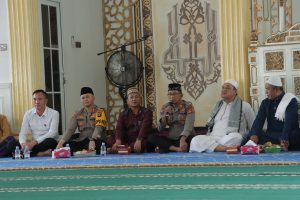Kapolres Lubuk Linggau Gelar Jum'at Curhat Bersama Warga di Masjid Al-Baruu