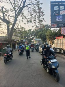 Jam Sibuk Pagi dan Sore, Unit Samapta Polsek Baleendah Laksanakan Gatur Lalu Lintas