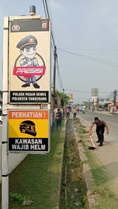 Jum’at Bersih, Polsek Pasar Kemis Polresta Tangerang Laksanakan Kerja Bakti