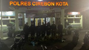 Komitmen Berantas Kejahatan Jalanan, Tim Maung Presisi Polres Cirebon Kota Amankan 6 Remaja Bawa Sajam