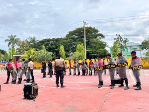 Menyambut  Hari Bhayangkara Personil Polres Polman Melaksanakan Latihan Dalmas