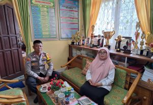 Bhabinkamtibmas Kelurahan Muara Rapak Lakukan DDS di SDN 004 Balikpapan Utara