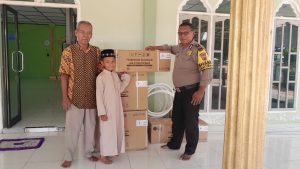 Peduli Lingkungan , AIPTU Supriadi Beri Bantuan AC Ke Masjid Al Taqwa Desa Aek Batu