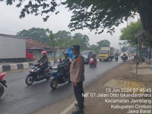 Kapolsek Klangenan Polresta Cirebon Turun Langsung Laksanakan Gatur Pagi